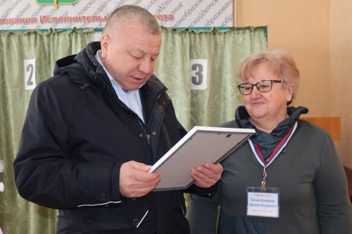 2531 санлы сайлау участогы комиссиясе члены юбилеен хезмәттә билгеләп үтте