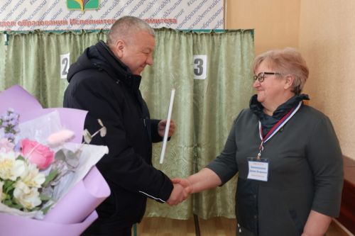 2531 санлы сайлау участогы комиссиясе члены юбилеен хезмәттә билгеләп үтте