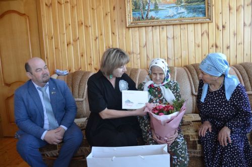 Мөнирә апаның 95 яшьлек юбилее икеләтә истәлекле