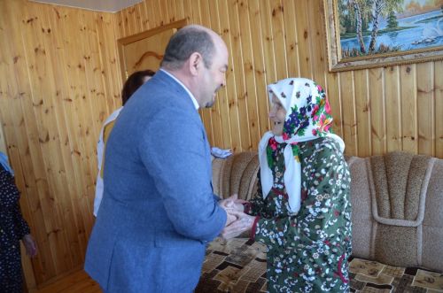 Мөнирә апаның 95 яшьлек юбилее икеләтә истәлекле