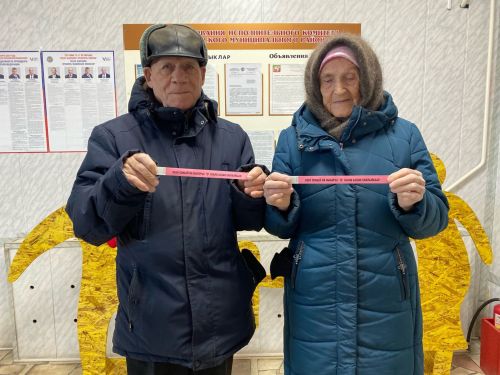 Янгын хезмәте ветераны Хәниф абый гаиләсе белән бергә сайлады