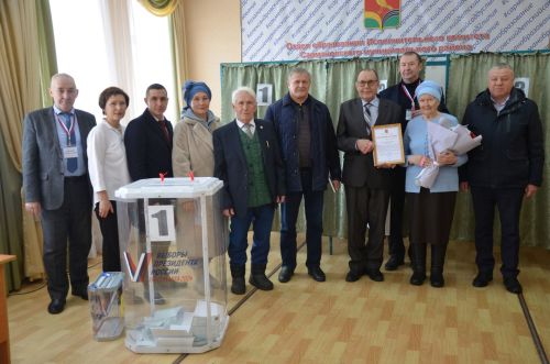 Районның күренекле педагоглары зөбәрҗәт туйларын сайлау участогында бәйрәм иттеләр