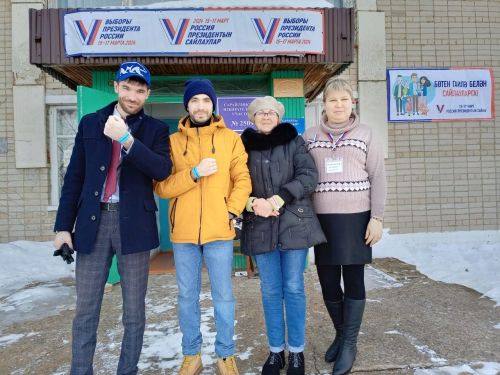 Сарайлыда сайлаучыларны мәктәп укучылары каршы алдылар