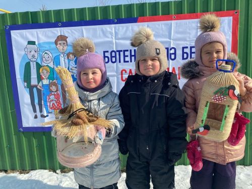 Шәрләрәмә балалары игезәкләр кебек киенәләр