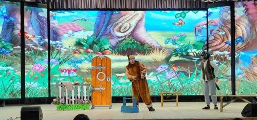Искекәшерлеләр «Кәҗә һәм бүре»не сәхнәләштерделәр