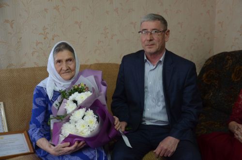 Хезмәт ветераны Нурсинә Шәяхмәт кызына 90 яшь тулды