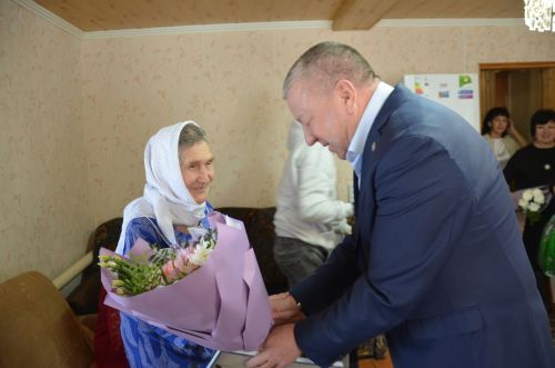 Хезмәт ветераны Нурсинә Шәяхмәт кызына 90 яшь тулды