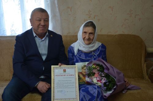 Хезмәт ветераны Нурсинә Шәяхмәт кызына 90 яшь тулды