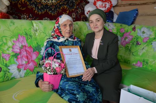 Ветеран гомер бәйрәмен әйбәт хәтер, ачык зиһен белән каршылый +ВИДЕО