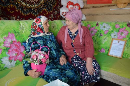 Ветеран гомер бәйрәмен әйбәт хәтер, ачык зиһен белән каршылый +ВИДЕО