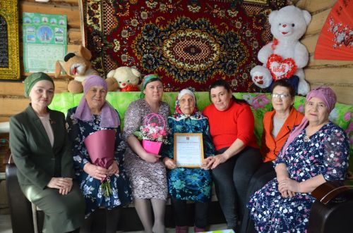 Ветеран гомер бәйрәмен әйбәт хәтер, ачык зиһен белән каршылый +ВИДЕО