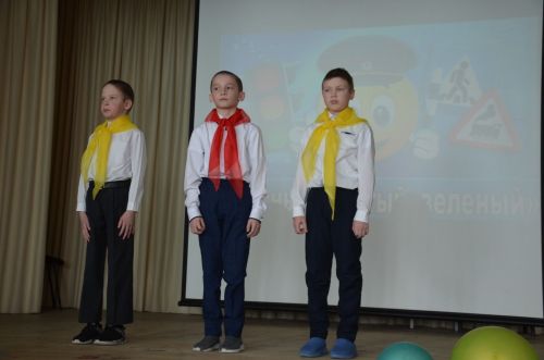 Сарман урта мәктәбе командасы агитбригадалар бәйгесендә җиңде