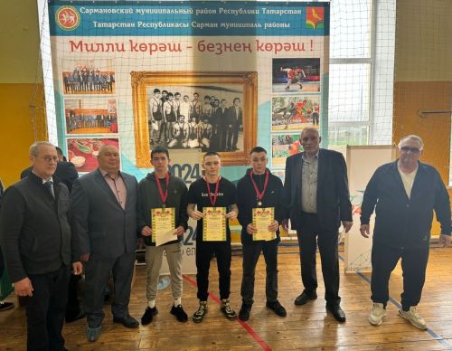 Определены лучшие борцы района