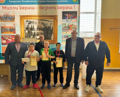 Определены лучшие борцы района