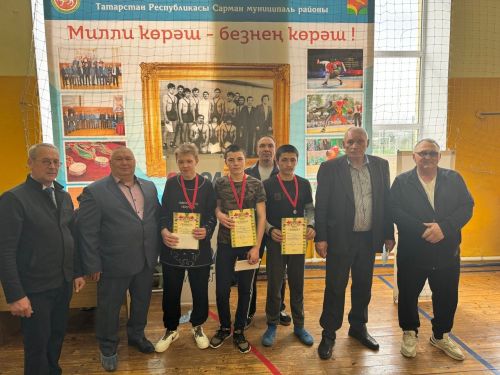 Определены лучшие борцы района