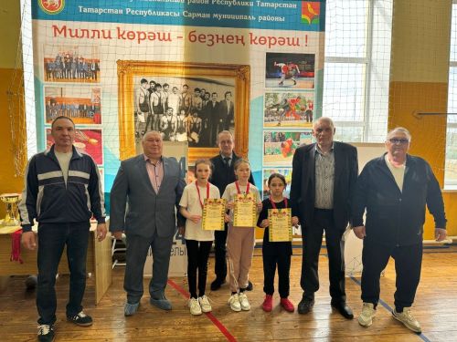 Определены лучшие борцы района