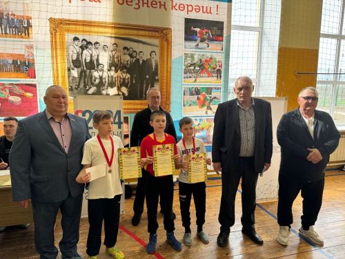 Определены лучшие борцы района