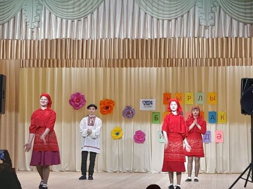 Азалакта яшь сәнгать осталары ярыштылар