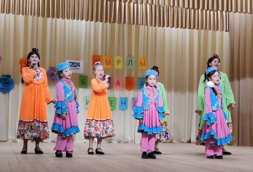 Азалакта яшь сәнгать осталары ярыштылар