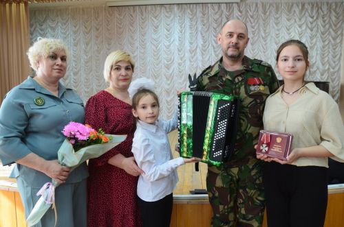Җәлил кызы Элина яңа баянлы булды
