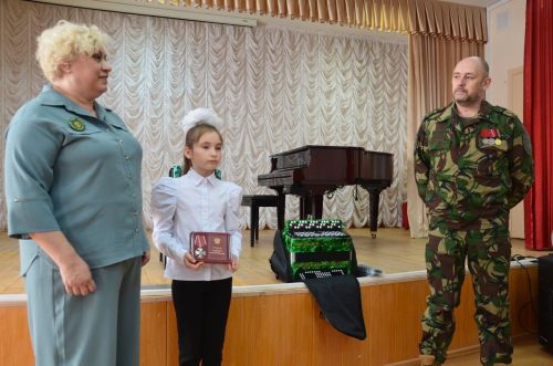 Җәлил кызы Элина яңа баянлы булды