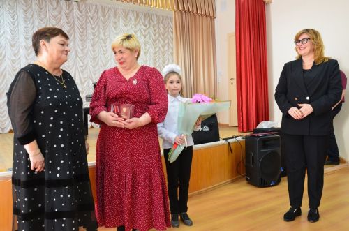 Җәлил кызы Элина яңа баянлы булды