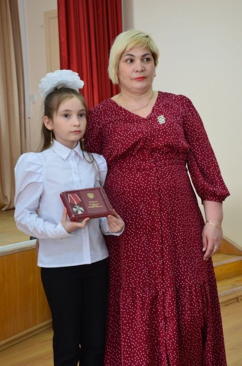 Җәлил кызы Элина яңа баянлы булды