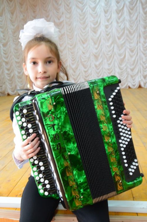 Җәлил кызы Элина яңа баянлы булды