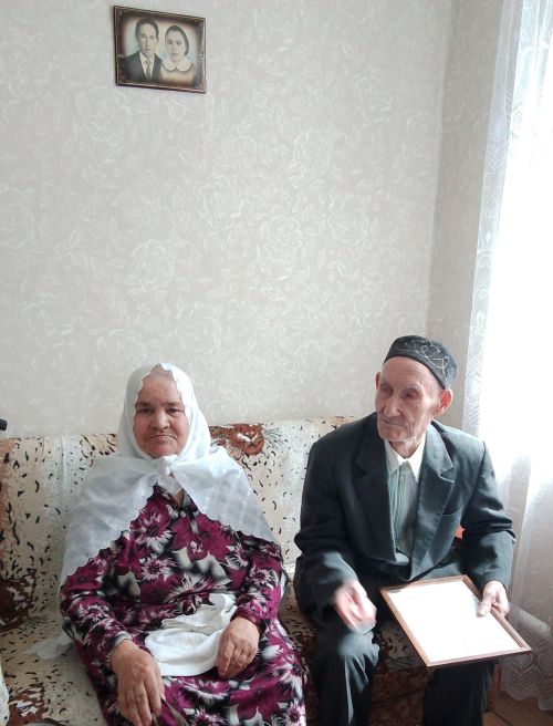 Азалакта Хәкимуллиннар гаиләсе бриллиант туйларын билгеләп үтте