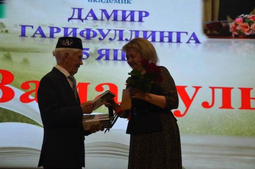 Олпат шәхесебез Дамир Гарифуллинның 85 яшьлеген бәйрәм иттеләр