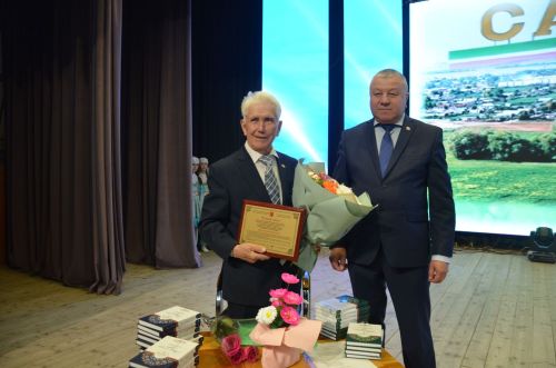 Олпат шәхесебез Дамир Гарифуллинның 85 яшьлеген бәйрәм иттеләр