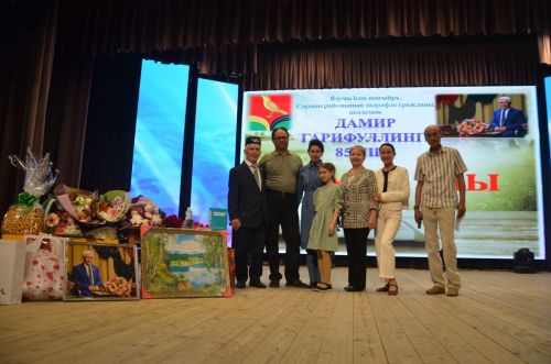 Олпат шәхесебез Дамир Гарифуллинның 85 яшьлеген бәйрәм иттеләр