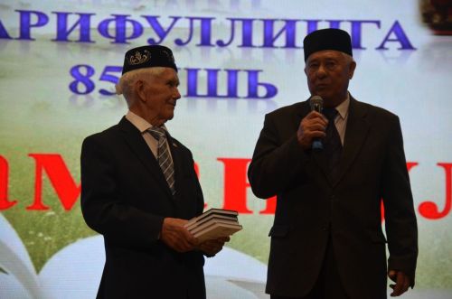 Олпат шәхесебез Дамир Гарифуллинның 85 яшьлеген бәйрәм иттеләр