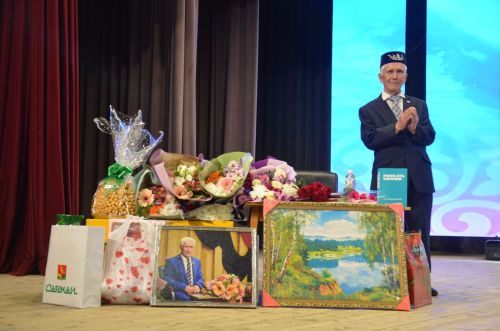 Олпат шәхесебез Дамир Гарифуллинның 85 яшьлеген бәйрәм иттеләр