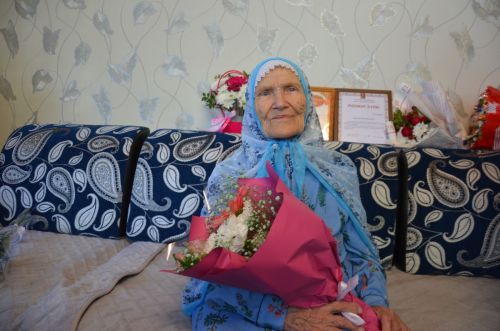 Иске Кәшердә Галия апа Сираевага 90 яшь тулды