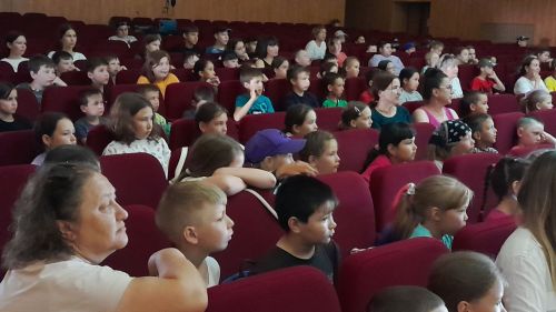 Кузя пригласил школьников района на дорожные приключения
