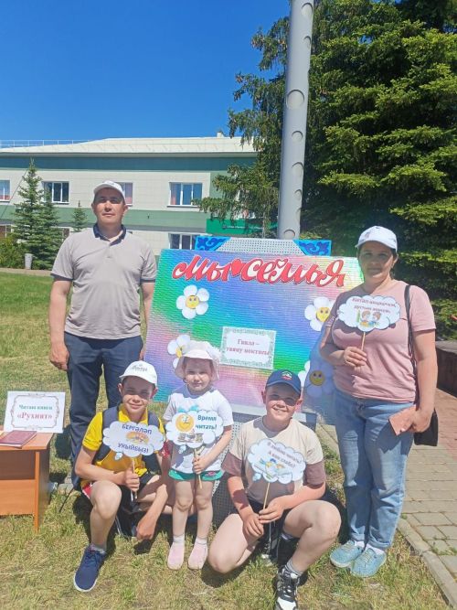 Сарайлыдан Мөхәммәтовлар җырларга да, көрәшергә дә вакыт табалар