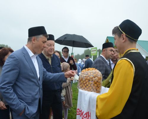 Сабан туе кунаклар каршылаудан башланды