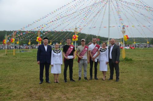 Сабантуй бүләкләргә мул булды