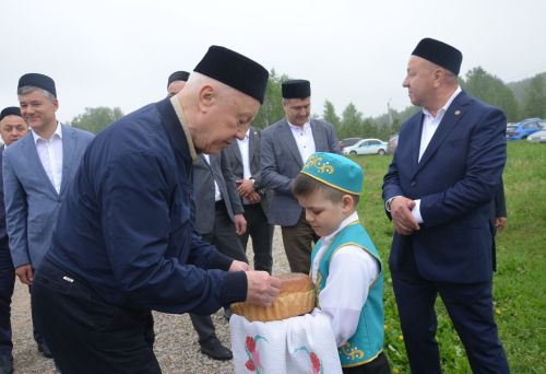 Сабан туе кунаклар каршылаудан башланды