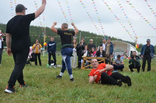 Сарманнан Алмаз Миңнехуҗин район Сабантуеның абсолют батыры булды