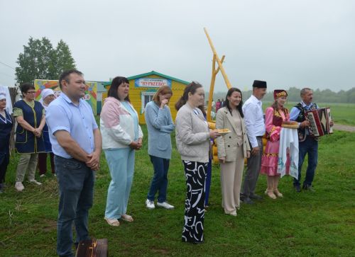 Сабан туе кунаклар каршылаудан башланды