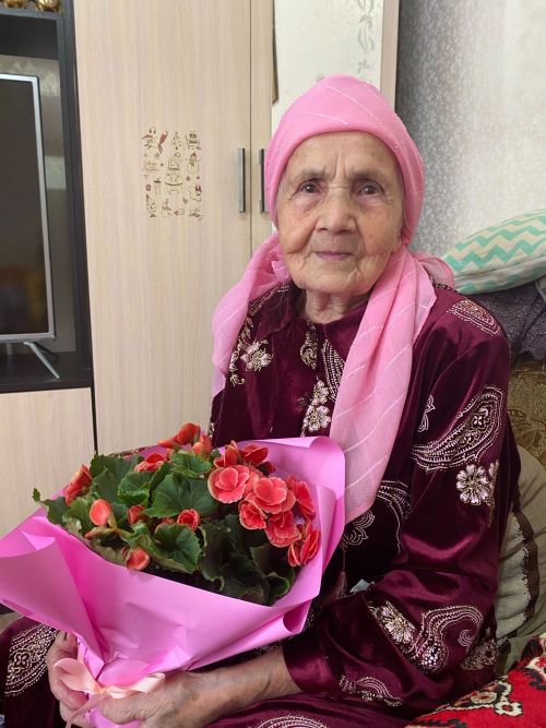 Тегүче Җиһания апа 90 яшен бәйрәм итә