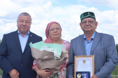 Татар Илеге паркында Гаилә, мәхәббәт һәм тугрылык көненә багышланган чарадан фоторепортаж
