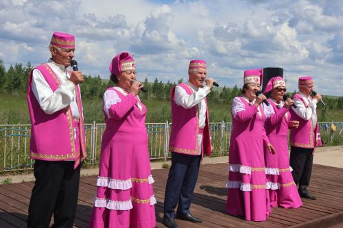 Татар Илеге паркында Гаилә, мәхәббәт һәм тугрылык көненә багышланган чарадан фоторепортаж