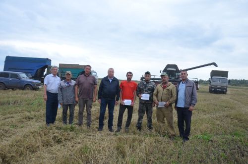 В районе определили передовиков уборки