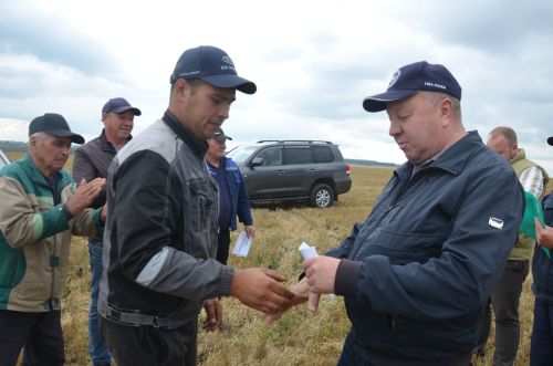 В районе определили передовиков уборки