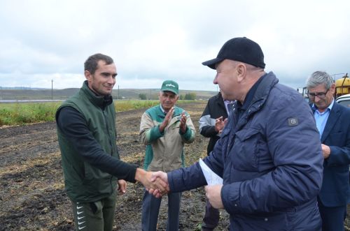 В районе наградили передовиков свеклоуборочной кампании