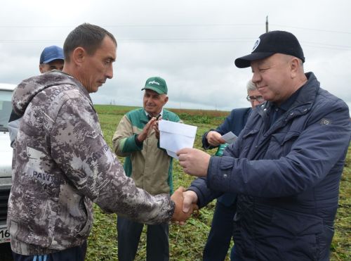 В районе наградили передовиков свеклоуборочной кампании