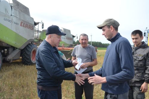В районе определили передовиков уборки